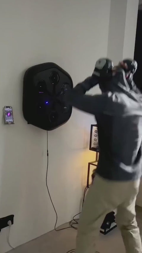 Bluetooth interaktivní boxovací trenažer s hudbou