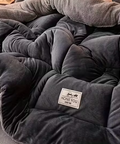Luxusní fleece deka s beránkem pro maximální teplo a komfort
