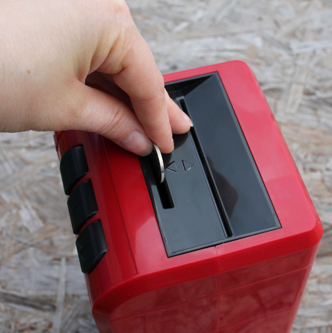 Pokladnička s falošným drvičom bankoviek