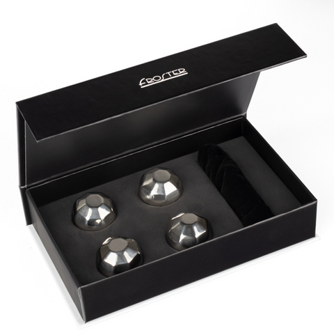 Chladiace kovové kocky do nápojov - Diamanty