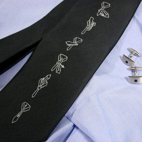 Kravata s návodem na vázání – styl a praktičnost v jednom