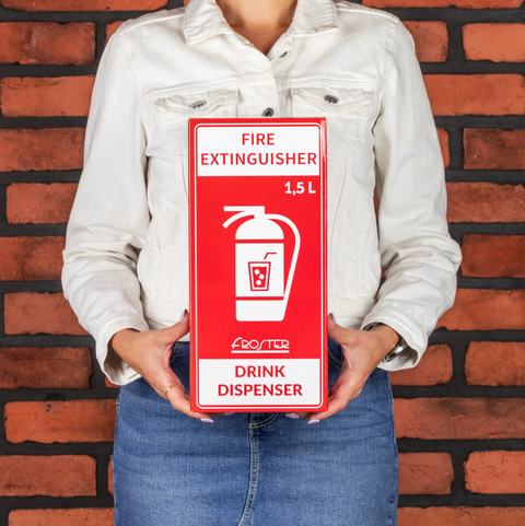 Originální dávkovač nápojů ve tvaru hasicího přístroje