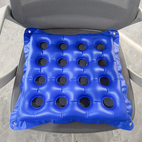 Nafukovací sedák s 16 otvory – proti proleženinám, bolestem a tlakovým jizvám