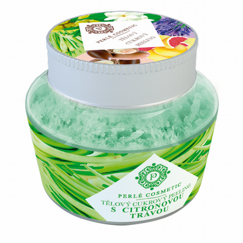 Tělový cukrový peeling jemně odstraní odumřelé kožní buňky. Jemně vyhladí, změkčí a oživí celou pokožku těla. Esenciální olej z citronové trávy má antimikrobiální účinek a svou vůní uvolňuje při migréně a stresu. Tělový cukrový peeling – to je profesionální péče ve vlastní sprše.